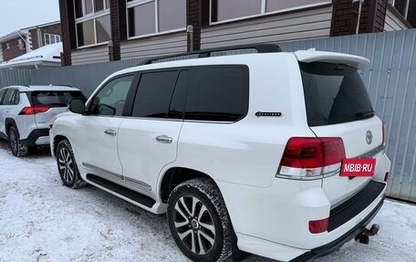 Toyota Land Cruiser 200, 2017 год, 6 300 000 рублей, 2 фотография