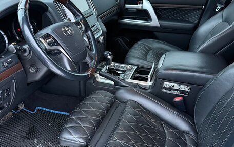 Toyota Land Cruiser 200, 2017 год, 6 300 000 рублей, 11 фотография