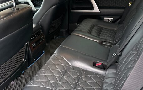 Toyota Land Cruiser 200, 2017 год, 6 300 000 рублей, 10 фотография