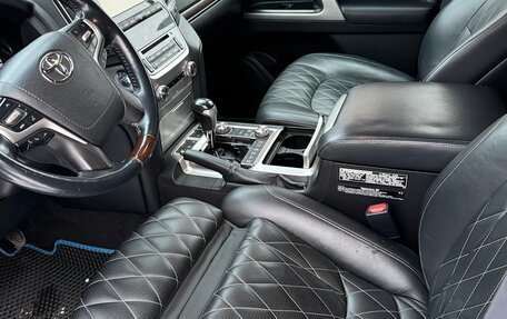 Toyota Land Cruiser 200, 2017 год, 6 300 000 рублей, 9 фотография