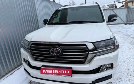 Toyota Land Cruiser 200, 2017 год, 6 300 000 рублей, 6 фотография