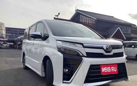 Toyota Voxy III, 2021 год, 2 165 000 рублей, 6 фотография
