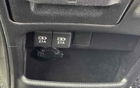 Toyota Voxy III, 2021 год, 2 165 000 рублей, 15 фотография