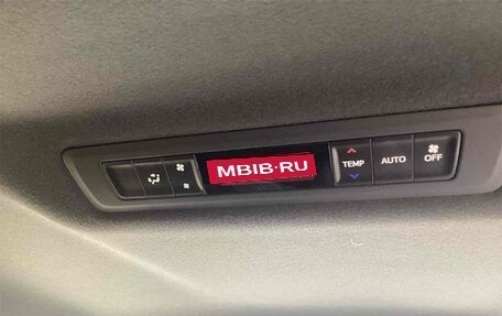 Toyota Voxy III, 2021 год, 2 165 000 рублей, 14 фотография