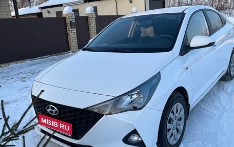 Hyundai Solaris II рестайлинг, 2021 год, 1 500 000 рублей, 1 фотография