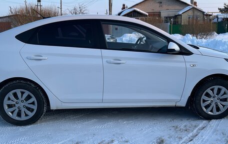 Hyundai Solaris II рестайлинг, 2021 год, 1 500 000 рублей, 3 фотография