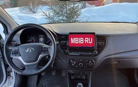 Hyundai Solaris II рестайлинг, 2021 год, 1 500 000 рублей, 13 фотография