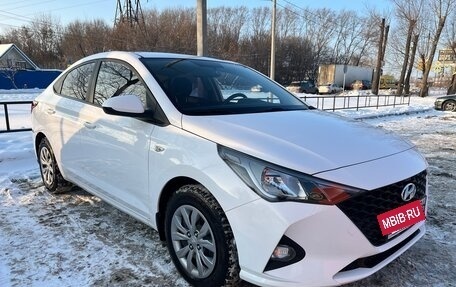 Hyundai Solaris II рестайлинг, 2021 год, 1 500 000 рублей, 8 фотография