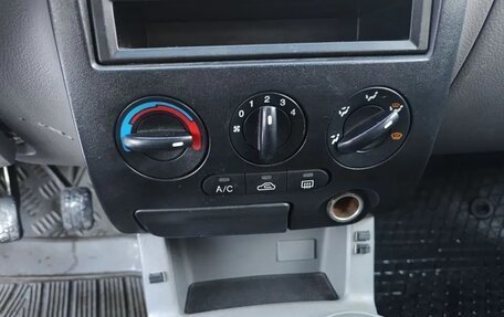 KIA Rio II, 2004 год, 160 000 рублей, 9 фотография