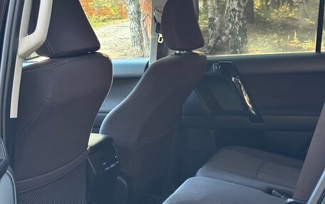 Toyota Land Cruiser Prado 150 рестайлинг 2, 2018 год, 5 100 000 рублей, 9 фотография