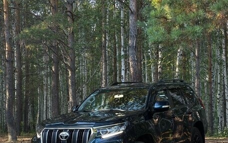 Toyota Land Cruiser Prado 150 рестайлинг 2, 2018 год, 5 100 000 рублей, 3 фотография