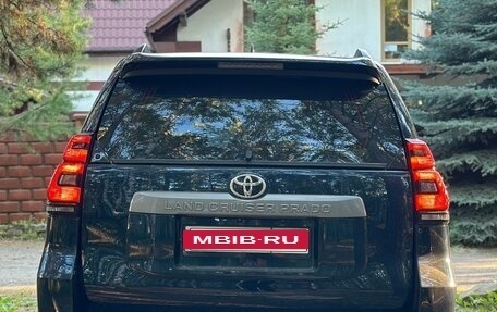 Toyota Land Cruiser Prado 150 рестайлинг 2, 2018 год, 5 100 000 рублей, 6 фотография