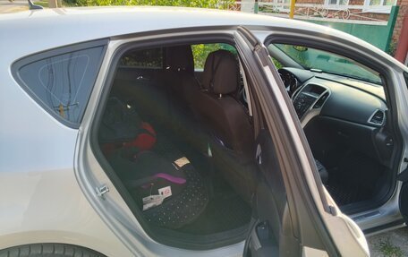 Opel Astra J, 2010 год, 750 000 рублей, 11 фотография