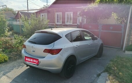 Opel Astra J, 2010 год, 750 000 рублей, 3 фотография