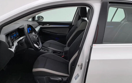 Volkswagen Golf VIII, 2022 год, 1 600 000 рублей, 7 фотография