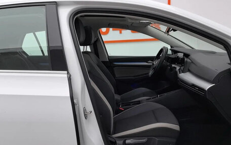 Volkswagen Golf VIII, 2022 год, 1 600 000 рублей, 6 фотография