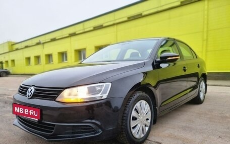 Volkswagen Jetta VI, 2013 год, 780 000 рублей, 18 фотография