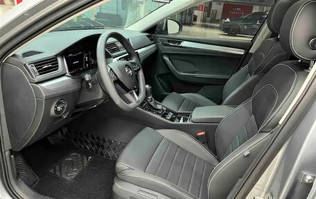 Skoda Superb III рестайлинг, 2024 год, 2 600 000 рублей, 17 фотография