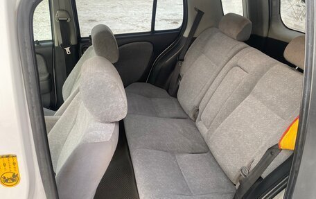 Toyota Raum I, 2001 год, 399 999 рублей, 9 фотография