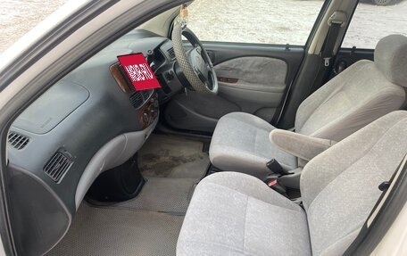 Toyota Raum I, 2001 год, 399 999 рублей, 10 фотография