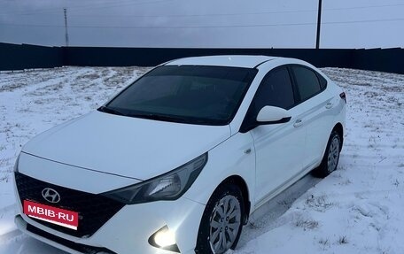 Hyundai Solaris II рестайлинг, 2020 год, 1 550 000 рублей, 1 фотография