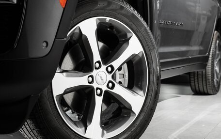 Jeep Grand Cherokee, 2023 год, 7 000 000 рублей, 4 фотография