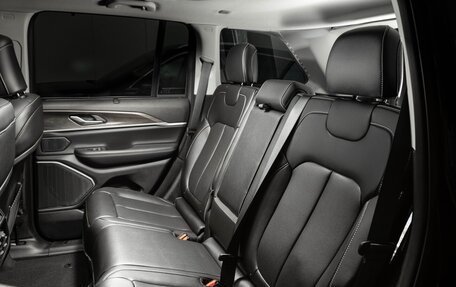 Jeep Grand Cherokee, 2023 год, 7 000 000 рублей, 21 фотография