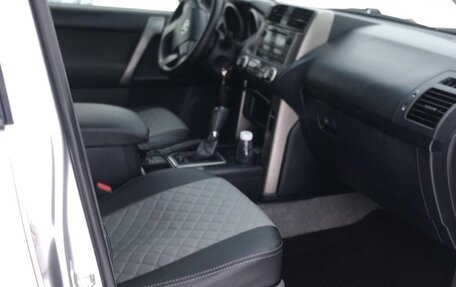 Toyota Land Cruiser Prado 150 рестайлинг 2, 2013 год, 2 450 000 рублей, 7 фотография