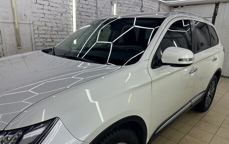 Mitsubishi Outlander III рестайлинг 3, 2015 год, 2 090 000 рублей, 17 фотография