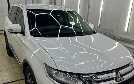 Mitsubishi Outlander III рестайлинг 3, 2015 год, 2 090 000 рублей, 26 фотография