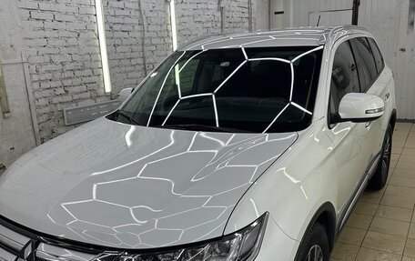 Mitsubishi Outlander III рестайлинг 3, 2015 год, 2 090 000 рублей, 25 фотография