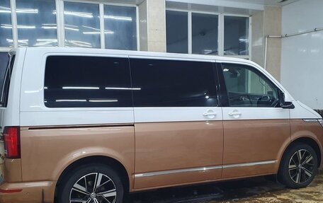 Volkswagen Multivan T6 рестайлинг, 2020 год, 7 800 000 рублей, 6 фотография