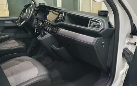 Volkswagen Multivan T6 рестайлинг, 2020 год, 7 800 000 рублей, 7 фотография