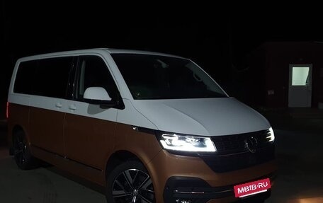 Volkswagen Multivan T6 рестайлинг, 2020 год, 7 800 000 рублей, 8 фотография