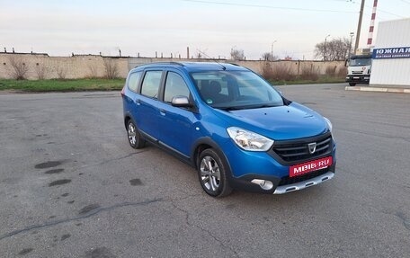 Dacia Lodgy, 2015 год, 1 350 000 рублей, 3 фотография