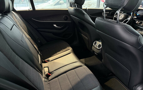 Mercedes-Benz E-Класс, 2021 год, 3 850 000 рублей, 26 фотография
