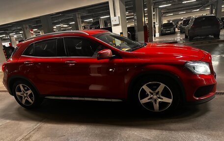 Mercedes-Benz GLA, 2015 год, 1 800 000 рублей, 2 фотография