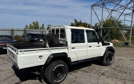 Toyota Land Cruiser 70, 2013 год, 4 500 000 рублей, 4 фотография