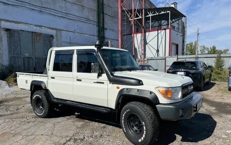 Toyota Land Cruiser 70, 2013 год, 4 500 000 рублей, 7 фотография