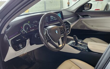 BMW 5 серия, 2017 год, 3 690 000 рублей, 10 фотография