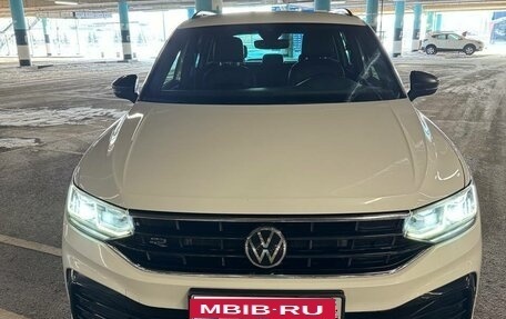 Volkswagen Tiguan II, 2021 год, 3 490 000 рублей, 1 фотография