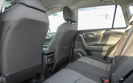 Toyota RAV4, 2021 год, 3 298 000 рублей, 17 фотография