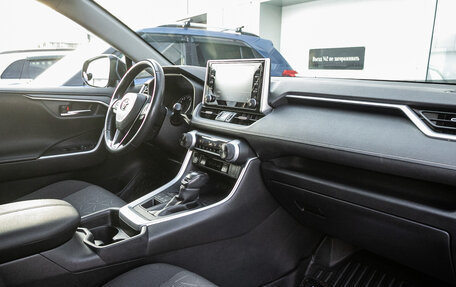 Toyota RAV4, 2021 год, 3 298 000 рублей, 22 фотография