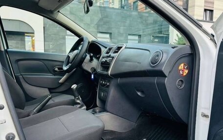 Renault Logan II, 2020 год, 640 000 рублей, 6 фотография