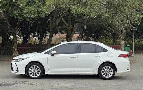 Toyota Corolla, 2022 год, 1 350 000 рублей, 8 фотография