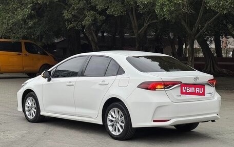 Toyota Corolla, 2022 год, 1 350 000 рублей, 5 фотография