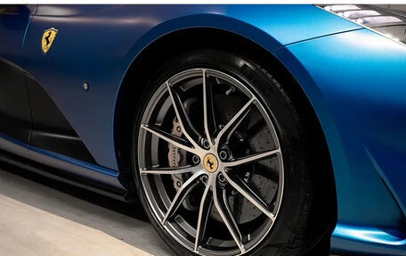 Ferrari 812, 2020 год, 39 000 000 рублей, 8 фотография