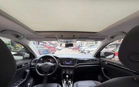 Volkswagen T-Roc I, 2022 год, 1 280 000 рублей, 9 фотография