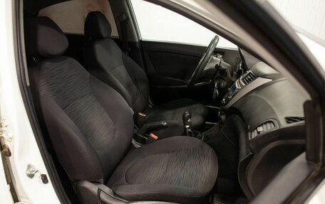 Hyundai Solaris II рестайлинг, 2015 год, 865 000 рублей, 31 фотография