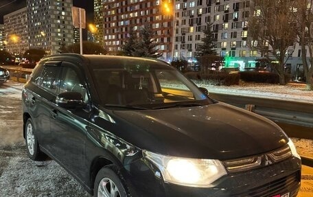 Mitsubishi Outlander III рестайлинг 3, 2012 год, 1 120 000 рублей, 2 фотография